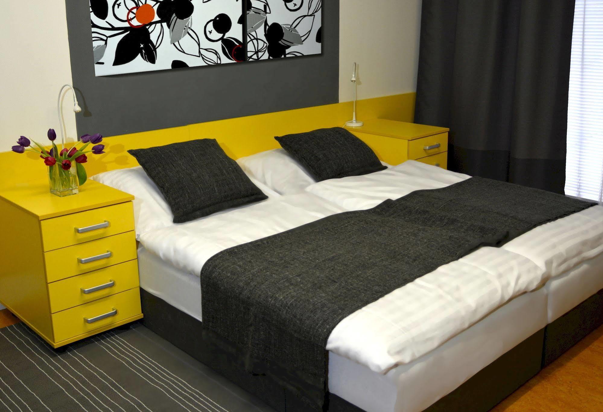 Campea Aparthotelブルノ エクステリア 写真